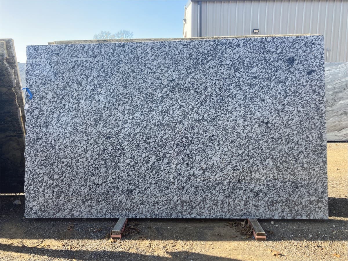 Gran Perla Granite slab
